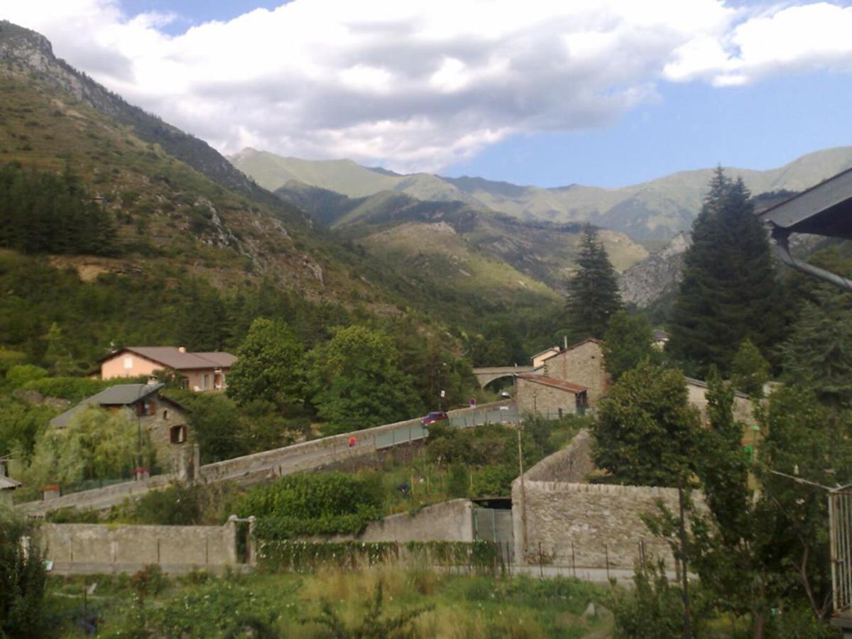 Sunny 1-Bed Apartment In Lovely Mountain Village La Brigue Exterior foto