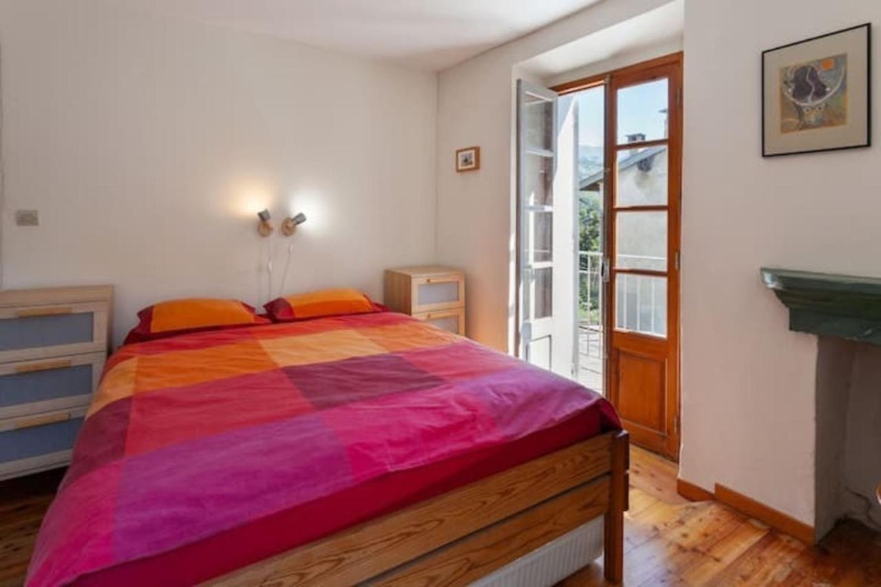 Sunny 1-Bed Apartment In Lovely Mountain Village La Brigue Exterior foto