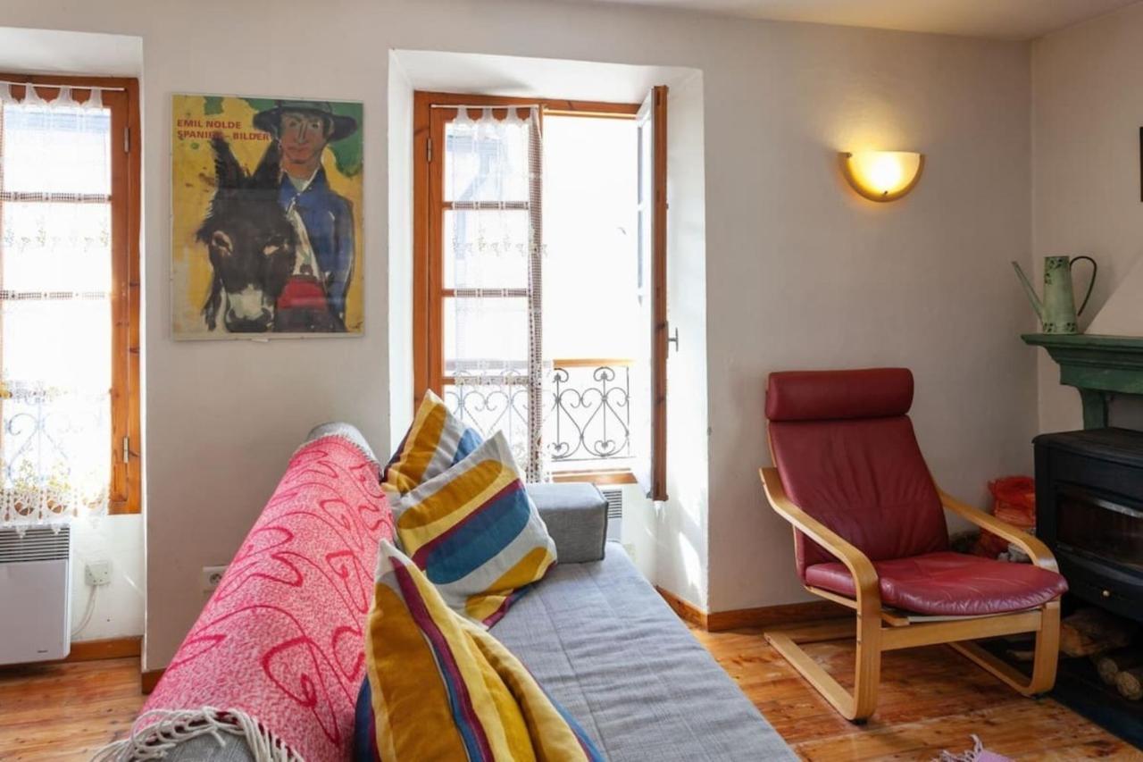 Sunny 1-Bed Apartment In Lovely Mountain Village La Brigue Exterior foto